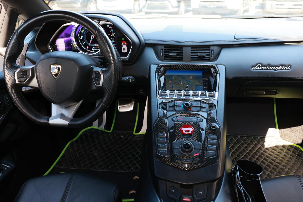 Lamborghini Aventador  2012