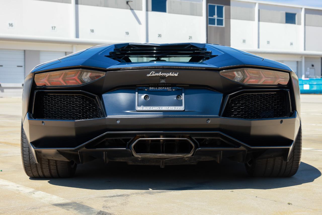 Lamborghini Aventador  2012