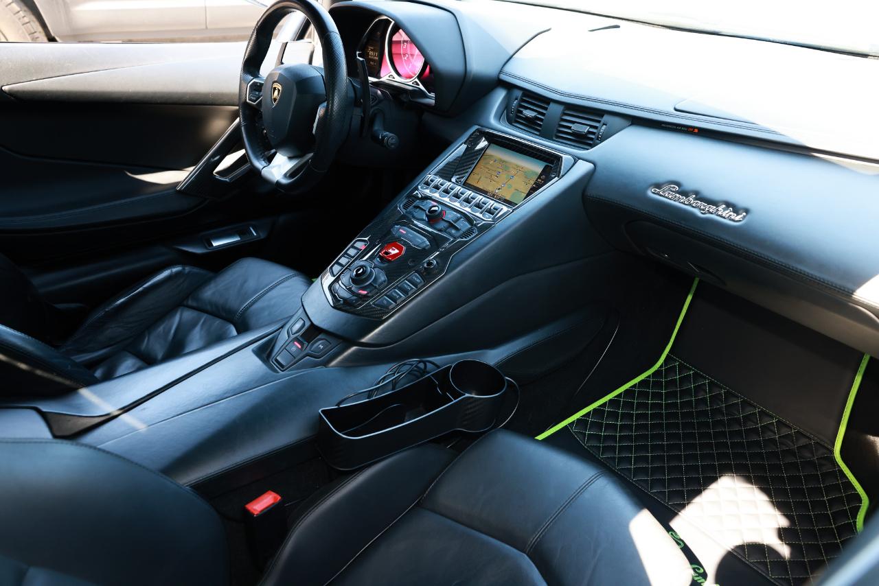 Lamborghini Aventador  2012