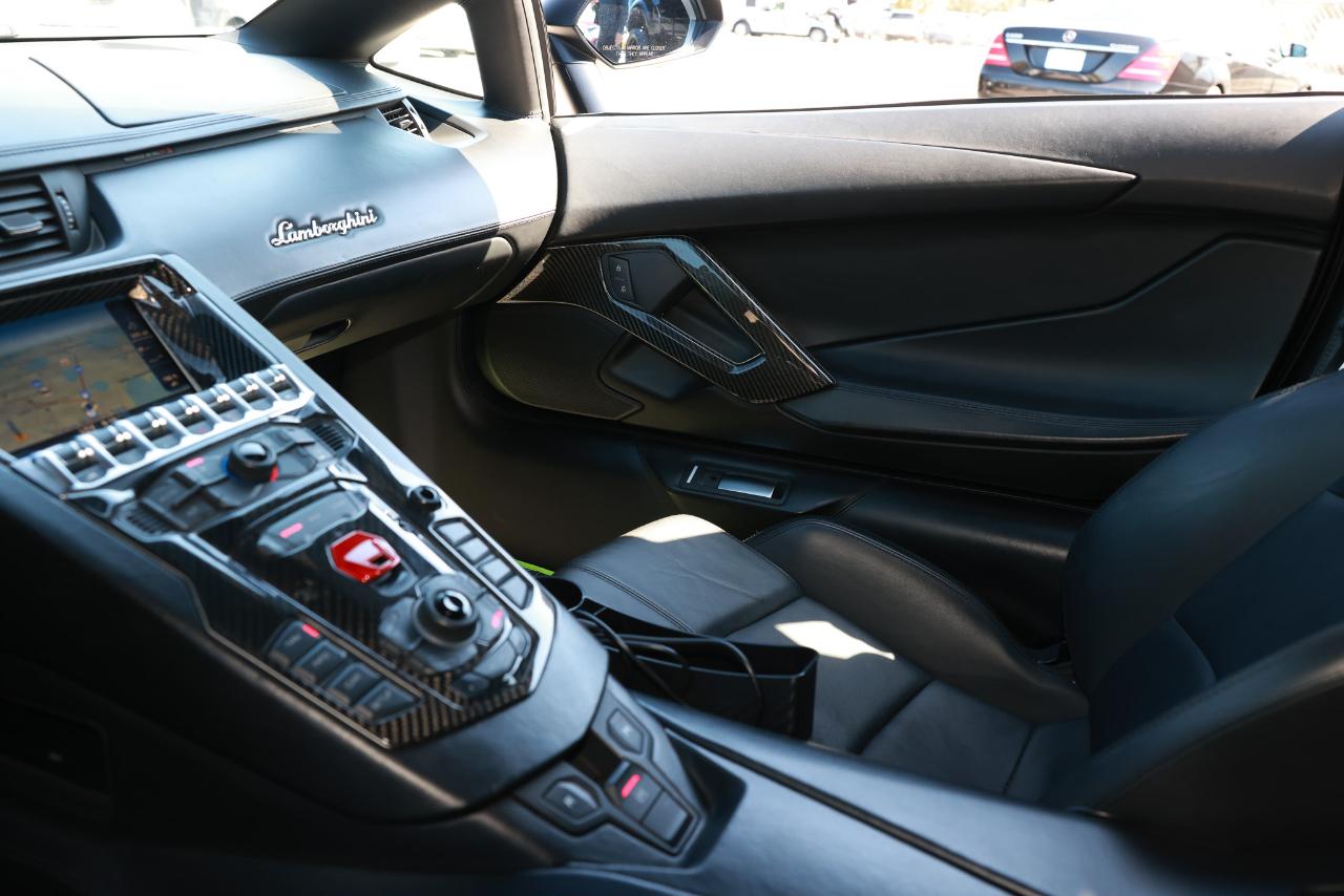 Lamborghini Aventador  2012