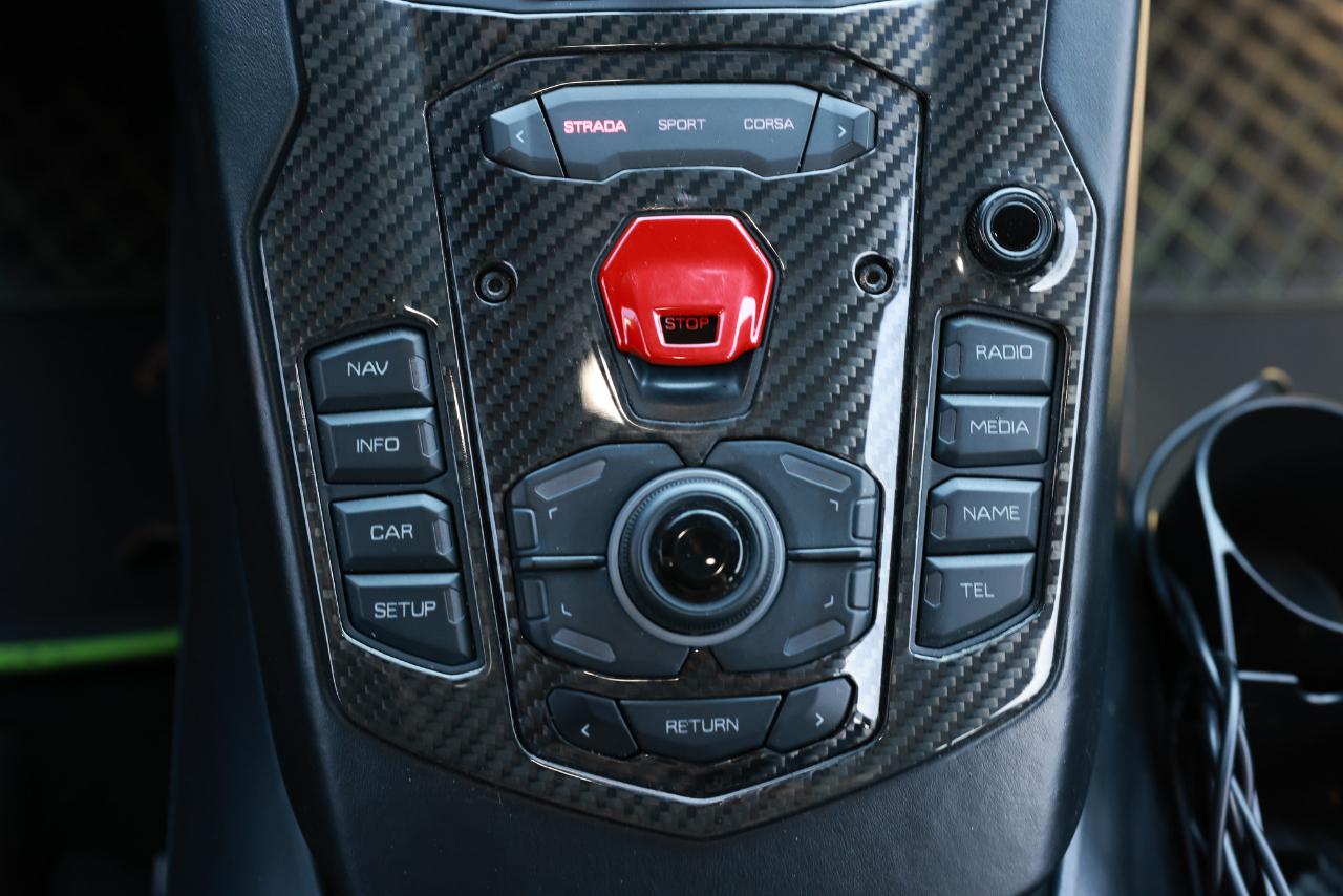 Lamborghini Aventador  2012