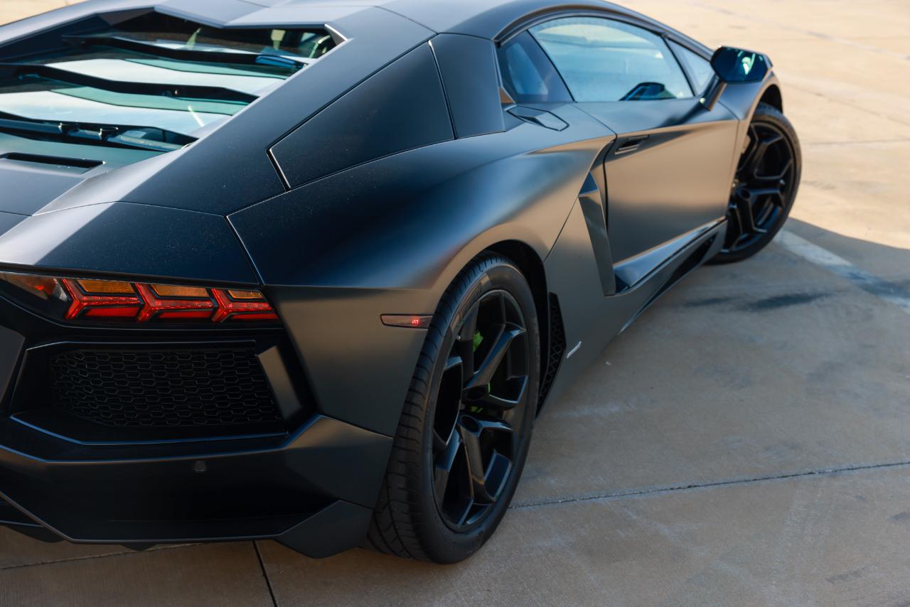 Lamborghini Aventador  2012