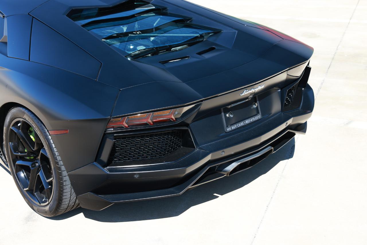 Lamborghini Aventador  2012