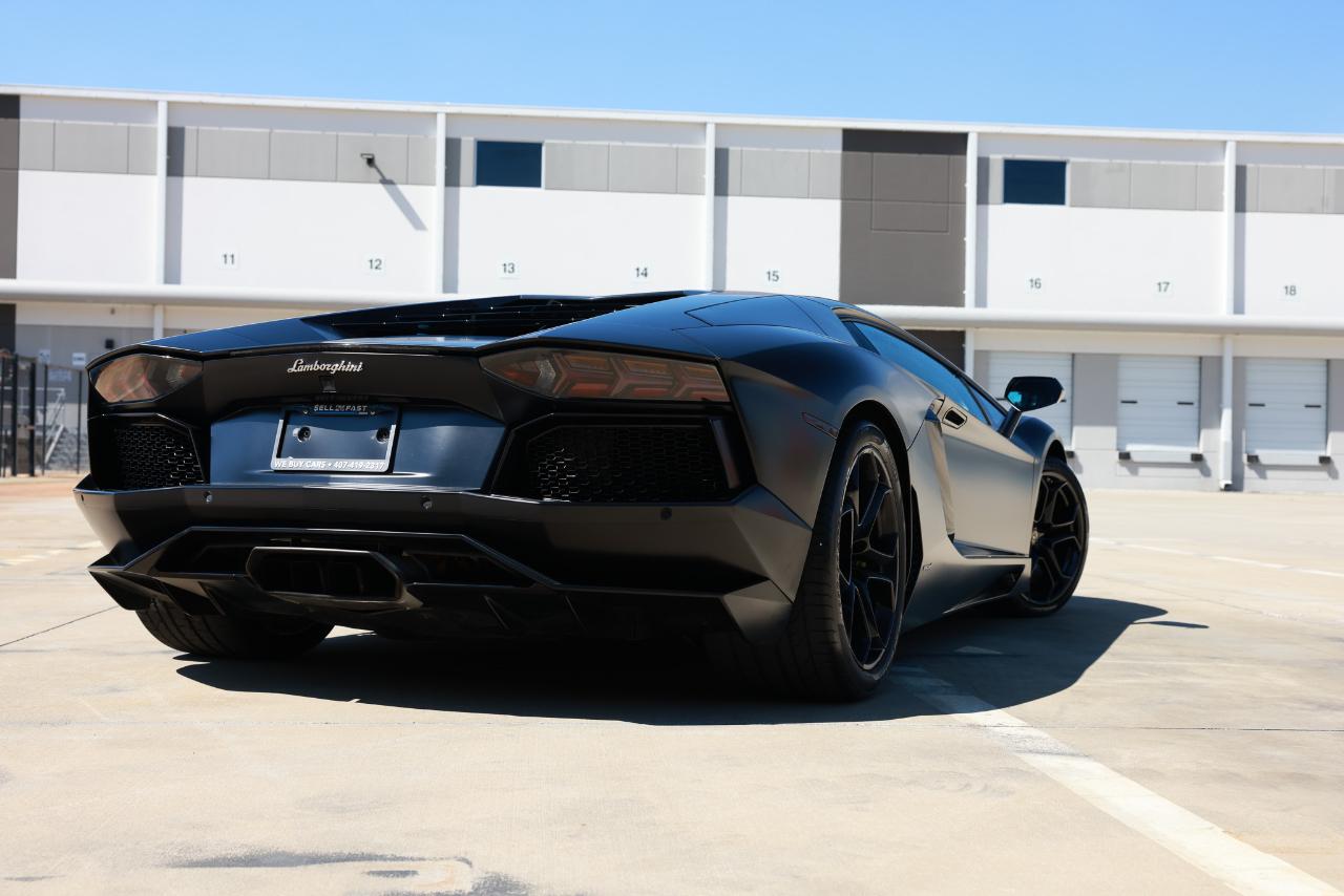 Lamborghini Aventador  2012