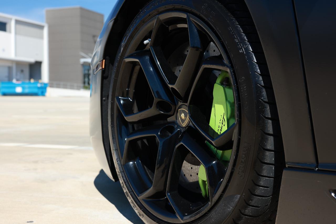 Lamborghini Aventador  2012