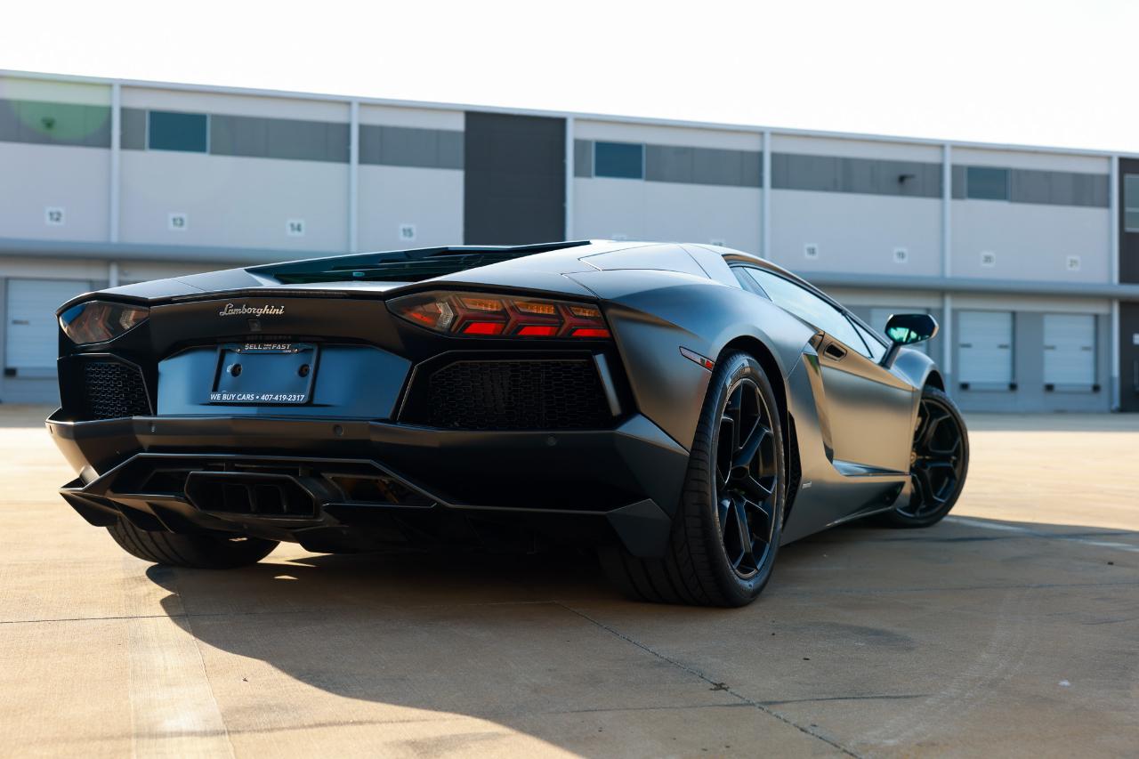 Lamborghini Aventador  2012