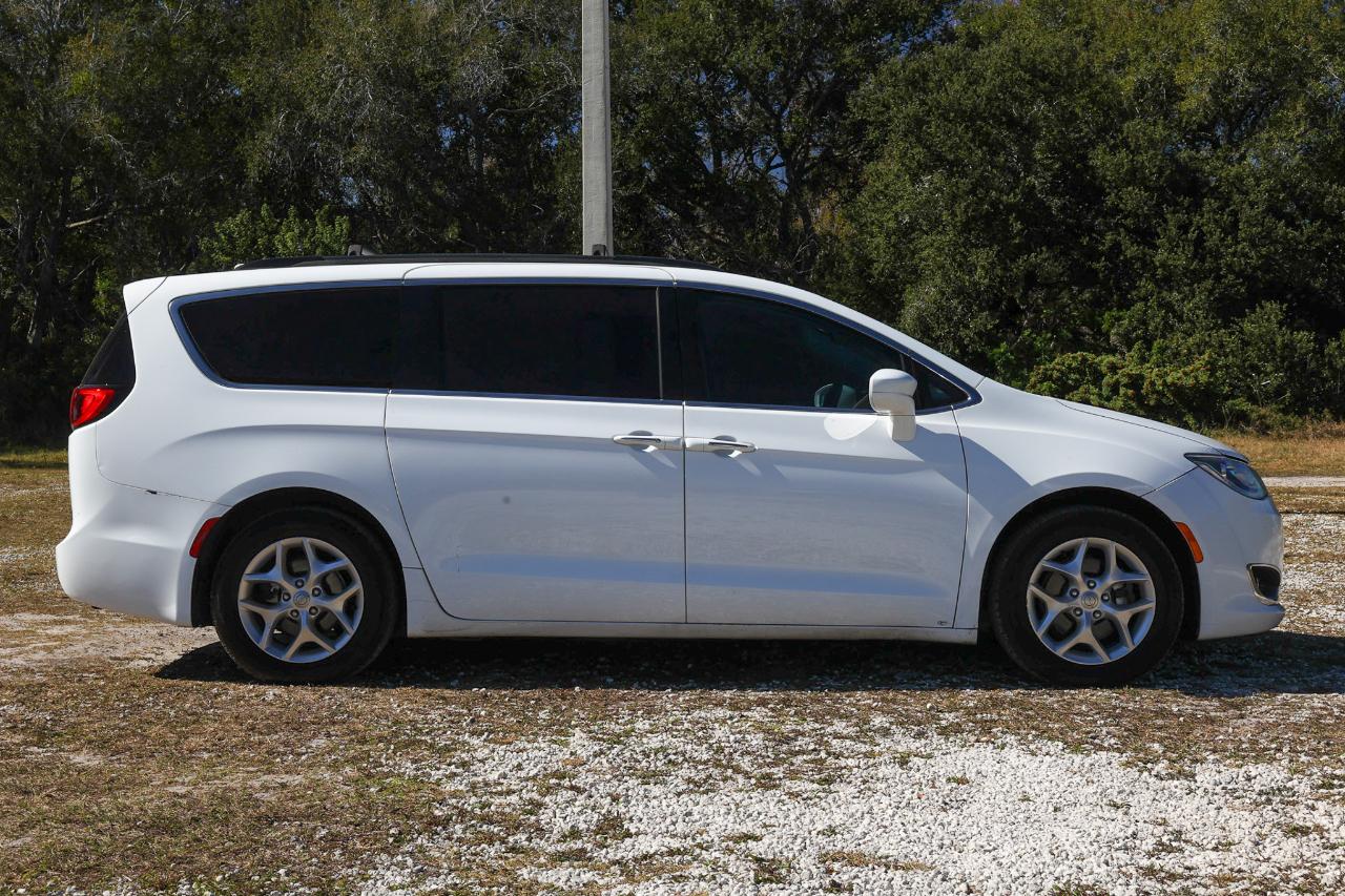 Chrysler Pacifica  2018