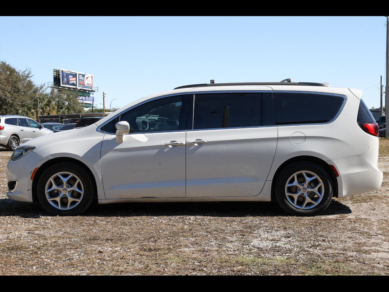 Chrysler Pacifica  2018