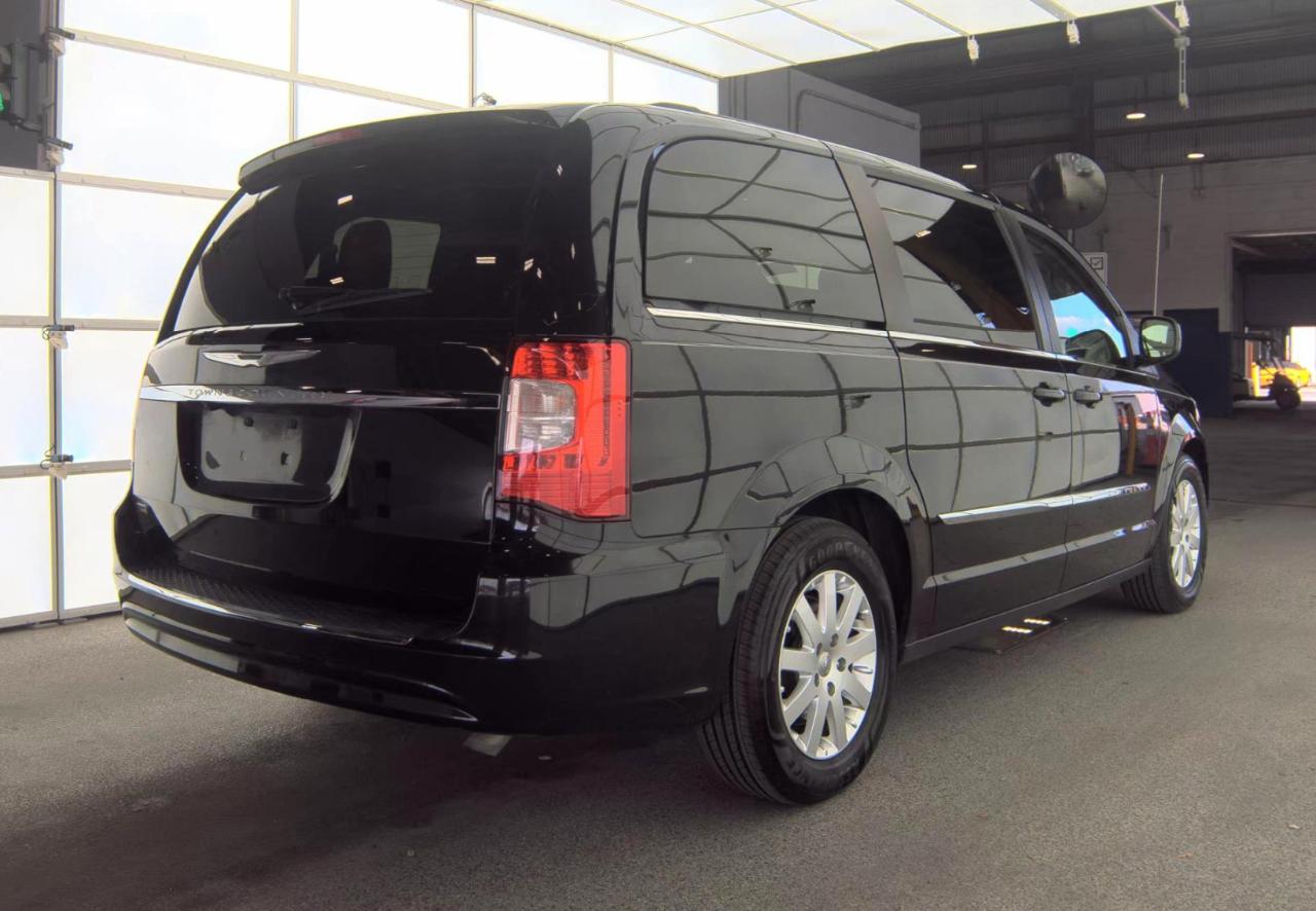 Chrysler Town & Country  2016