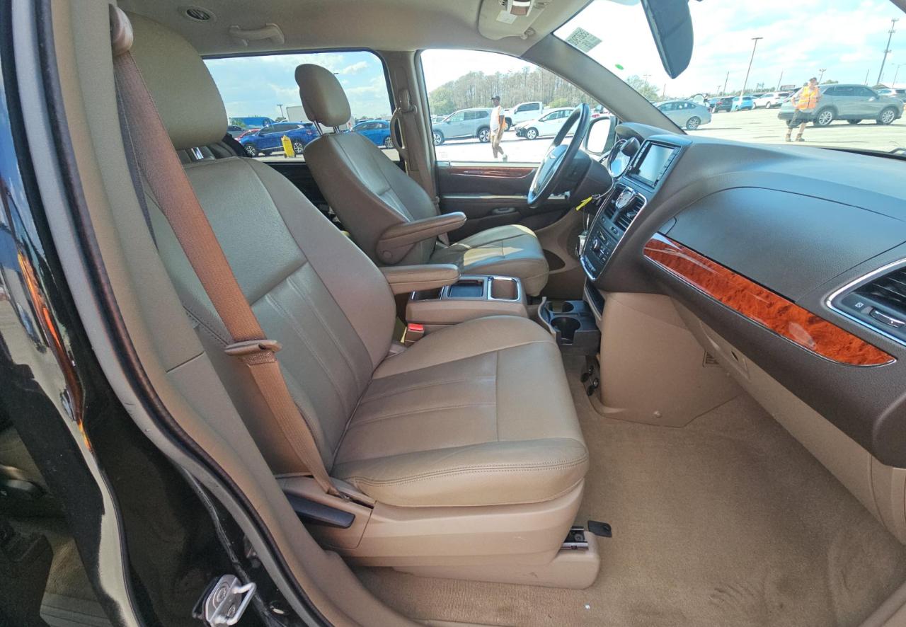 Chrysler Town & Country  2016