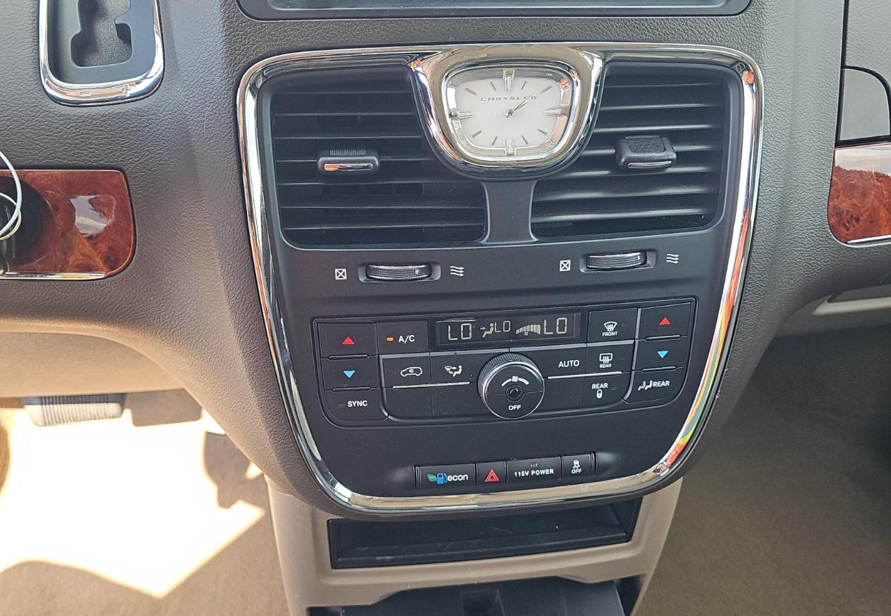 Chrysler Town & Country  2016