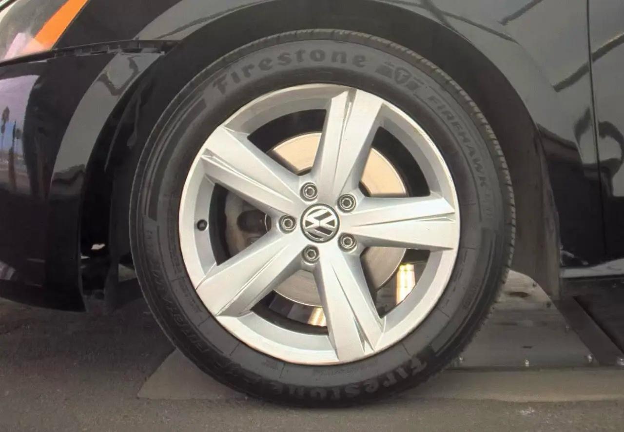 Volkswagen Passat  2013