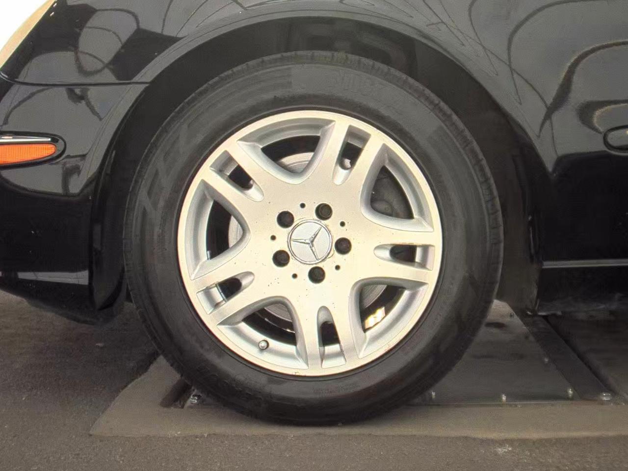 Mercedes-Benz E-Class  2006