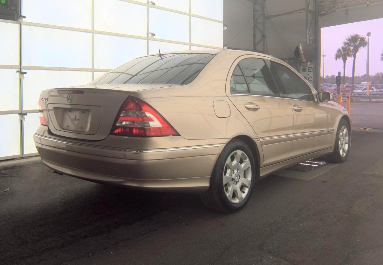 Mercedes-Benz C-Class  2005