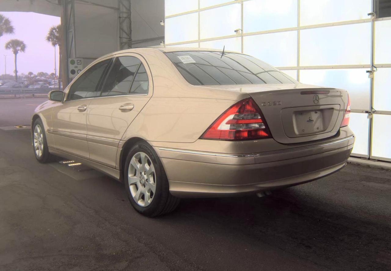 Mercedes-Benz C-Class  2005