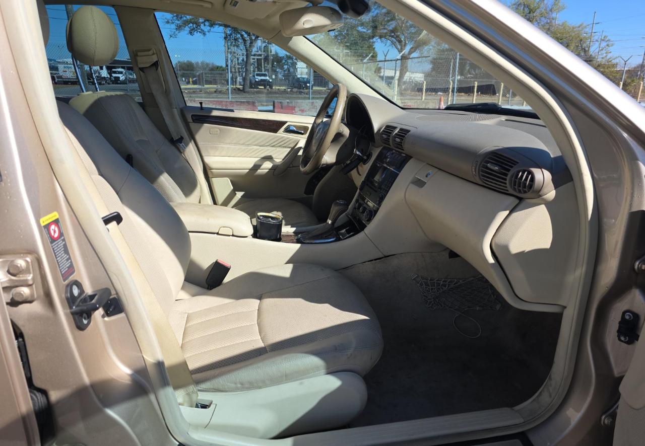 Mercedes-Benz C-Class  2005