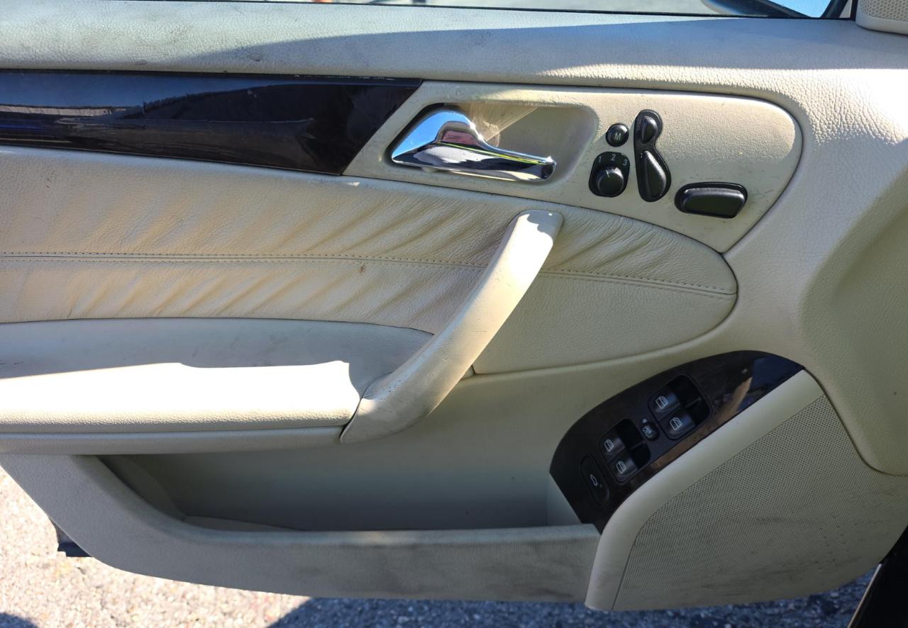 Mercedes-Benz C-Class  2005