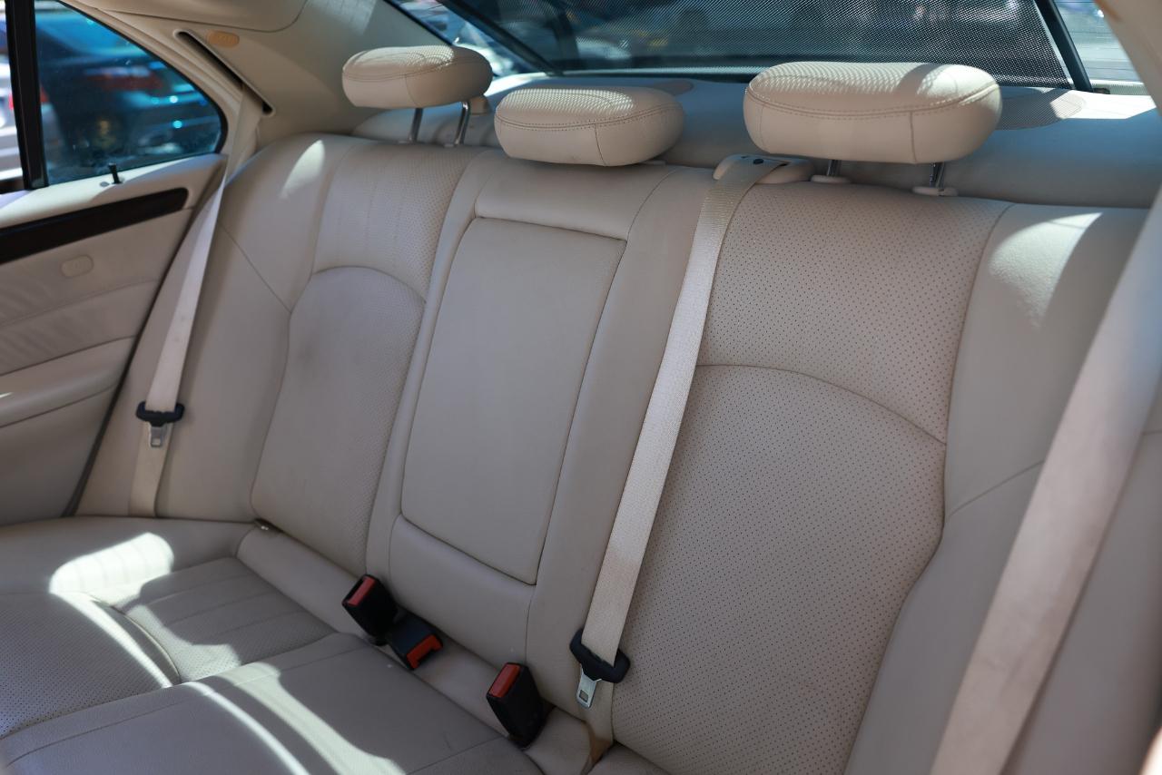 Mercedes-Benz C-Class  2005