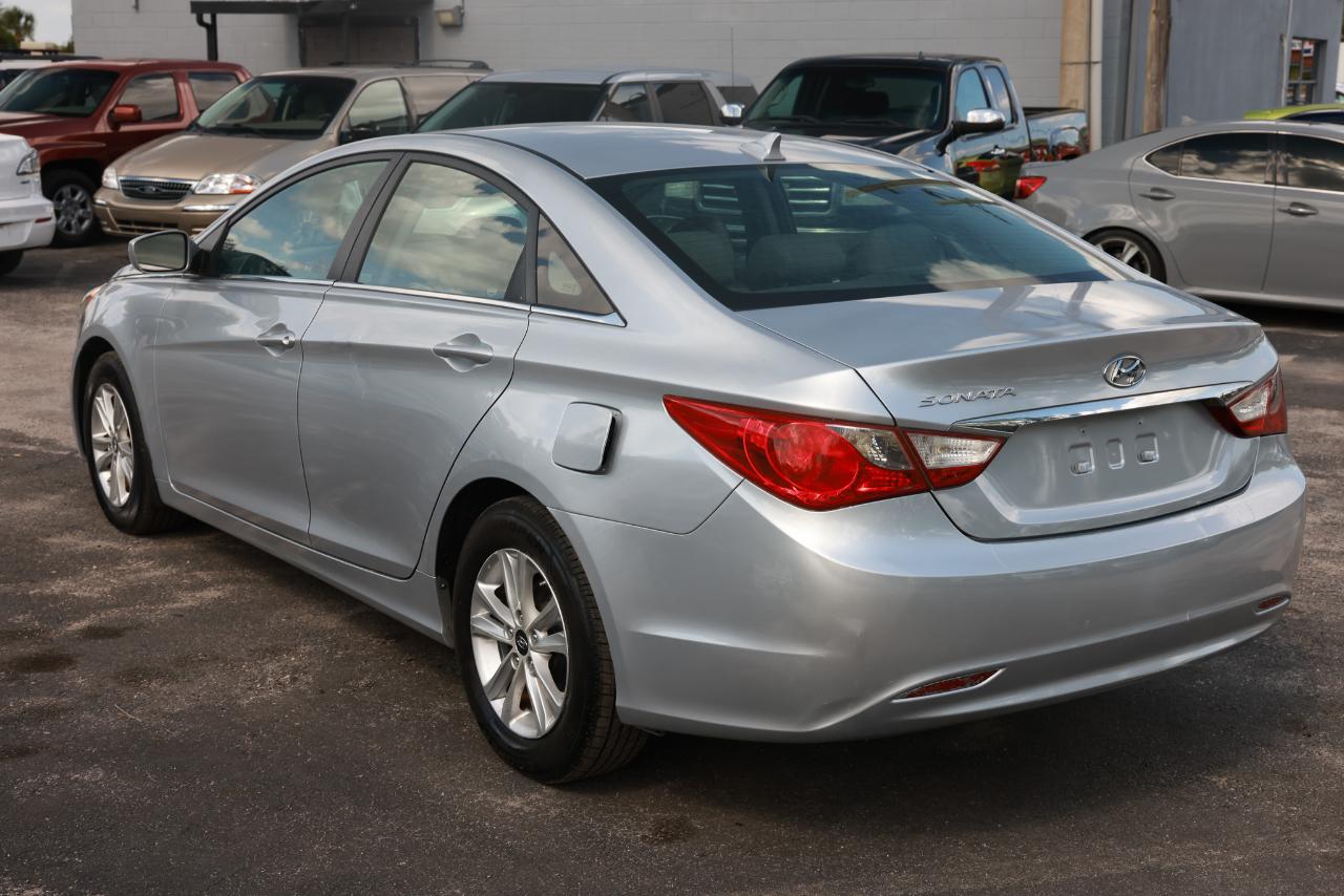 Hyundai Sonata  2011