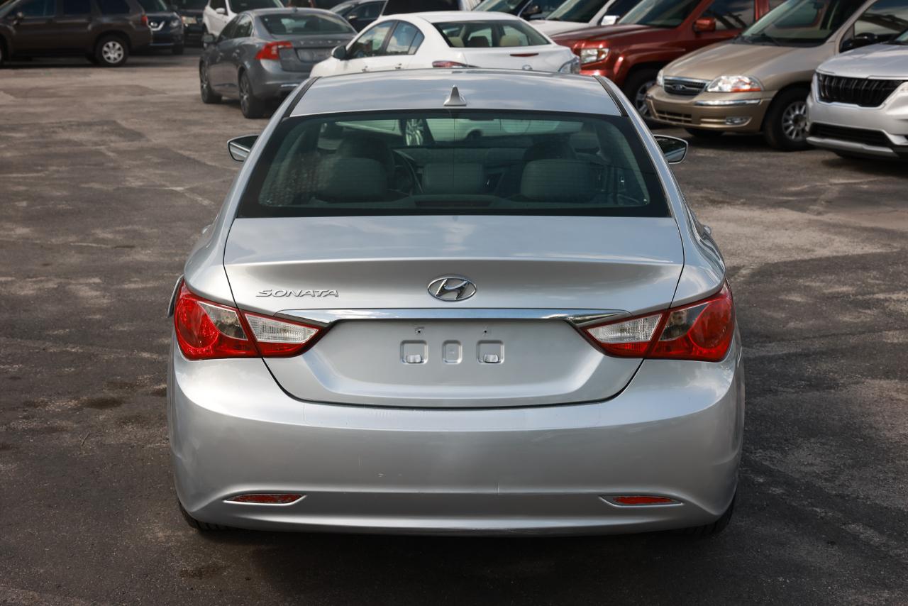 Hyundai Sonata  2011
