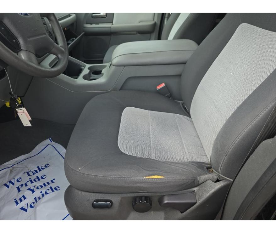 Ford Expedition  2004