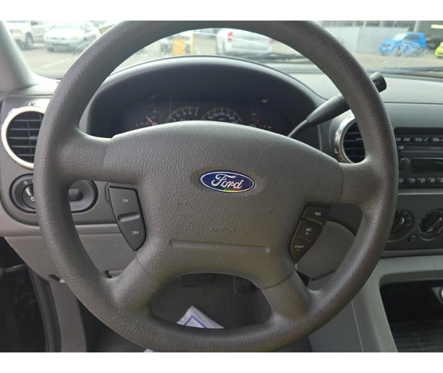 Ford Expedition  2004