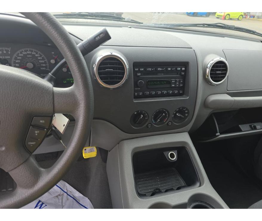 Ford Expedition  2004