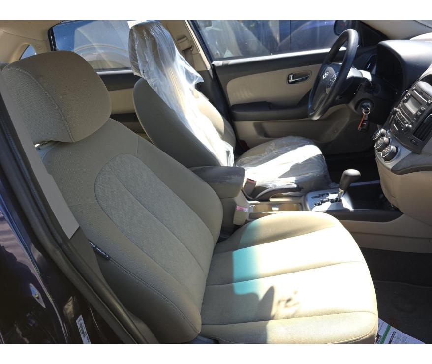 Hyundai Elantra  2010