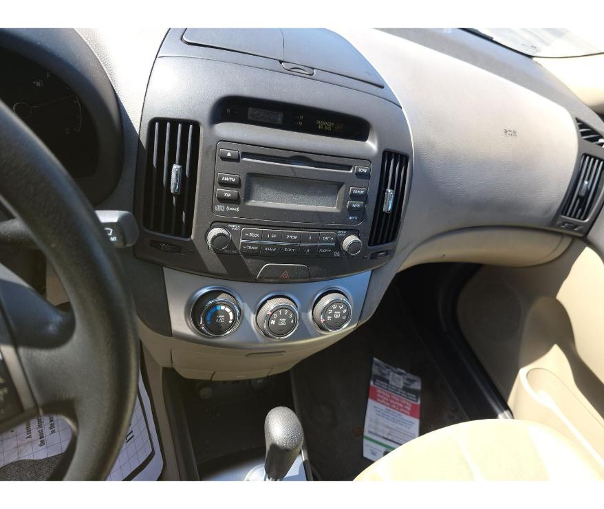 Hyundai Elantra  2010