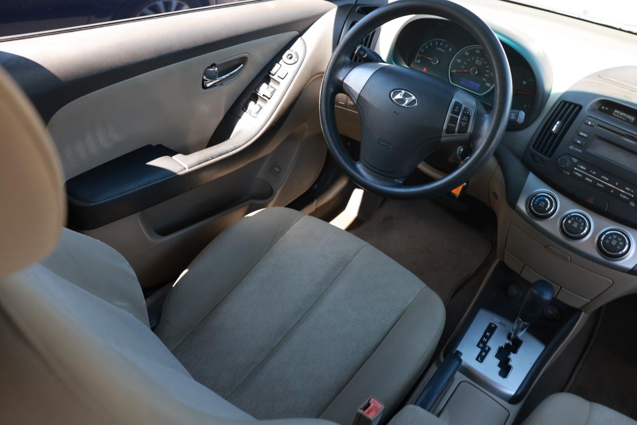 Hyundai Elantra  2010