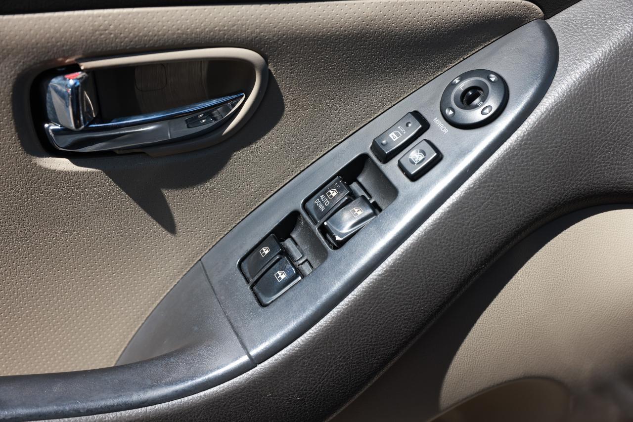 Hyundai Elantra  2010