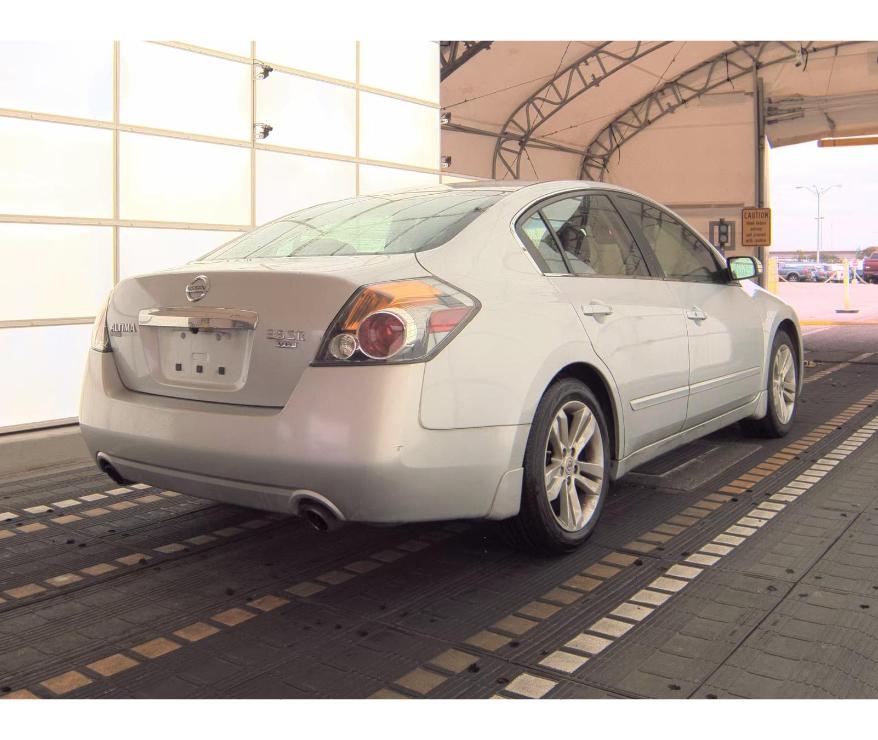 Nissan Altima  2012