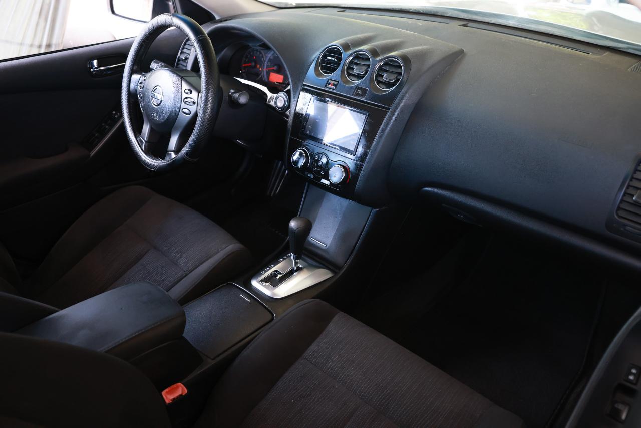 Nissan Altima  2012