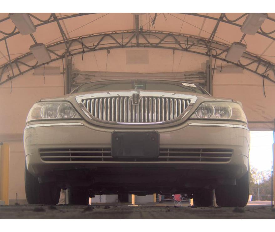 Lincoln Town Car  2005