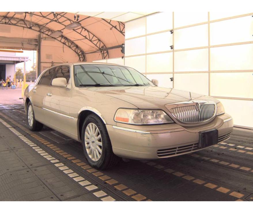 Lincoln Town Car  2005