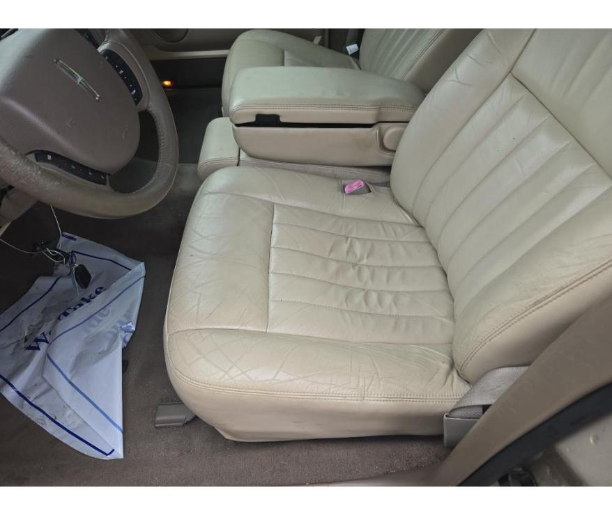 Lincoln Town Car  2005