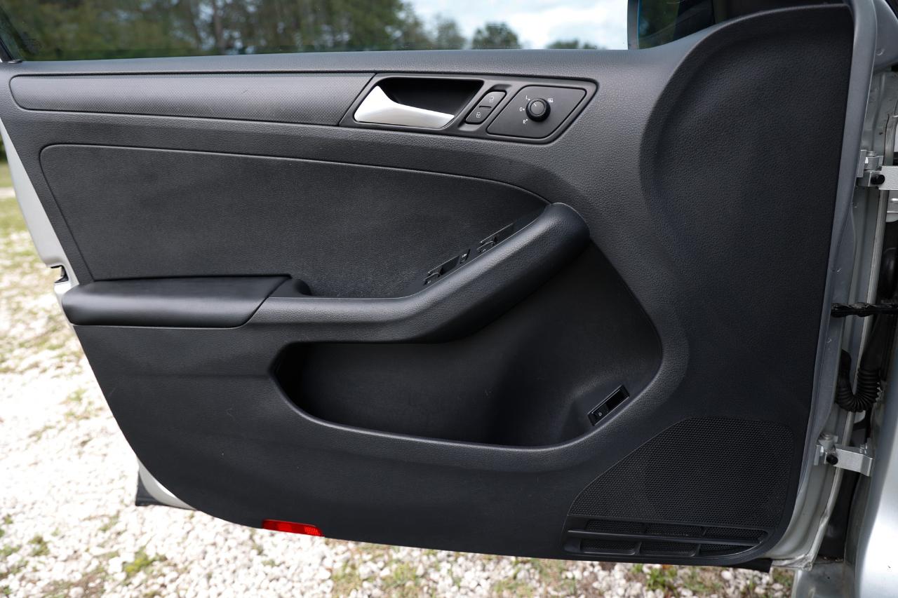 Volkswagen Jetta Sedan  2015