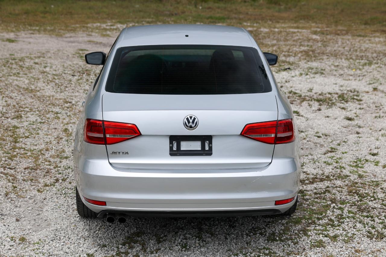 Volkswagen Jetta Sedan  2015