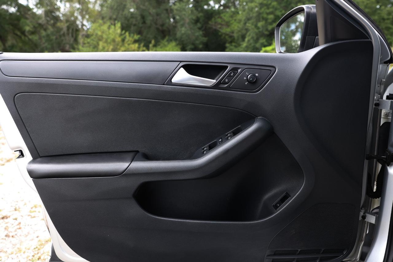Volkswagen Jetta Sedan  2015