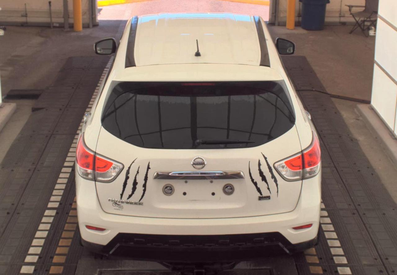 Nissan Pathfinder  2014