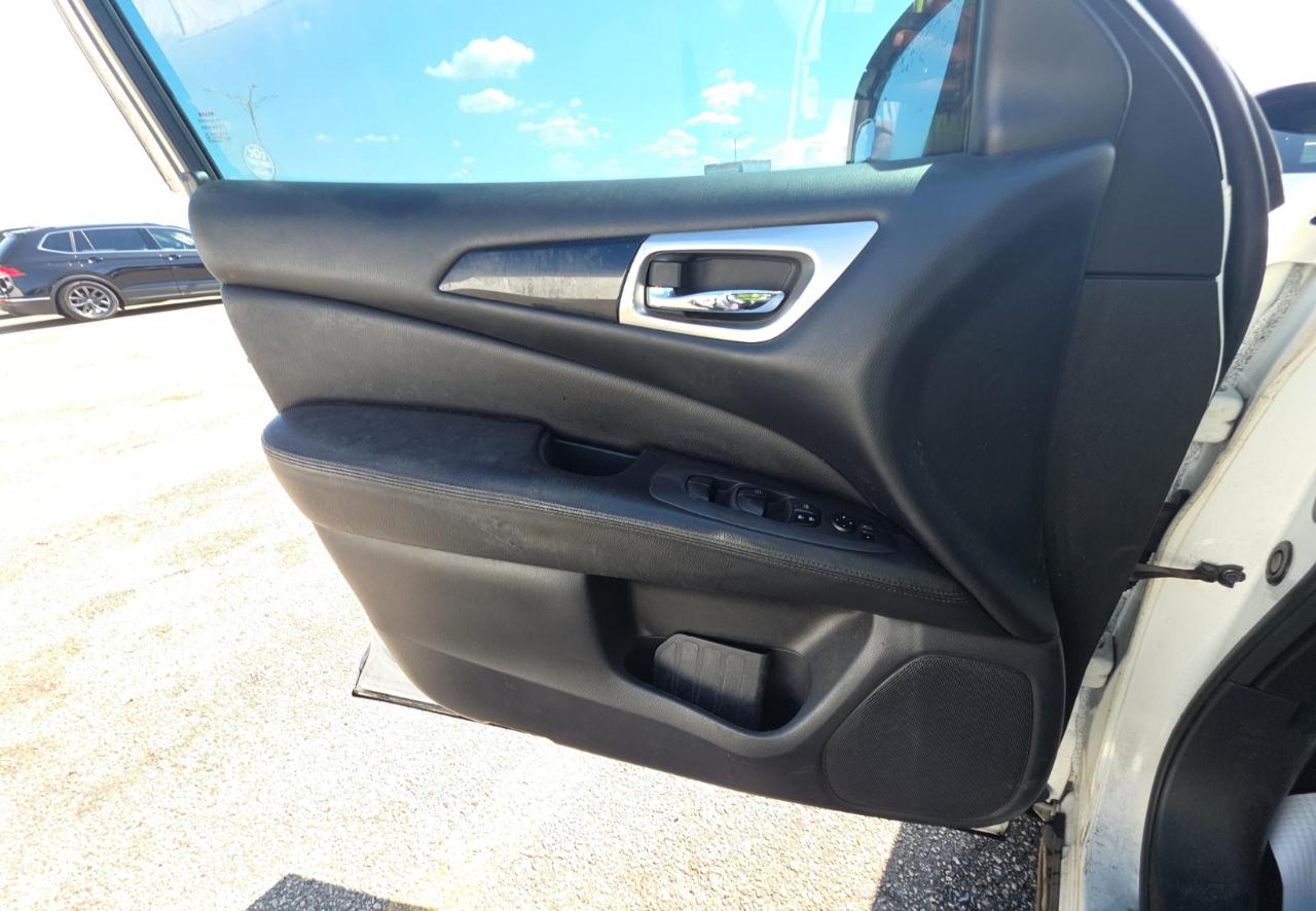 Nissan Pathfinder  2014