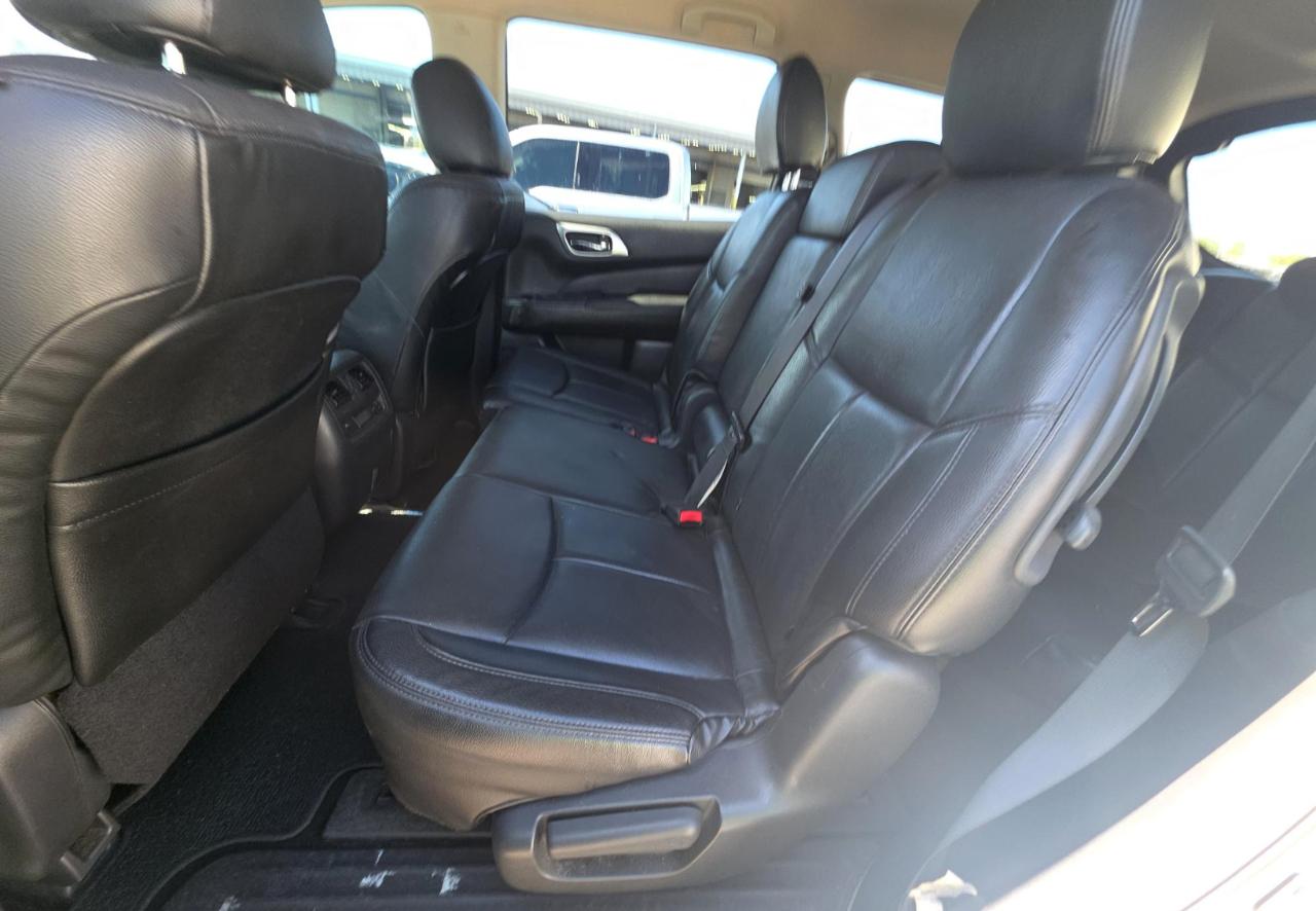 Nissan Pathfinder  2014