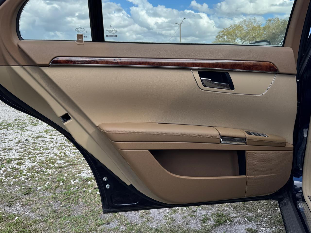 Mercedes-Benz S-Class  2007