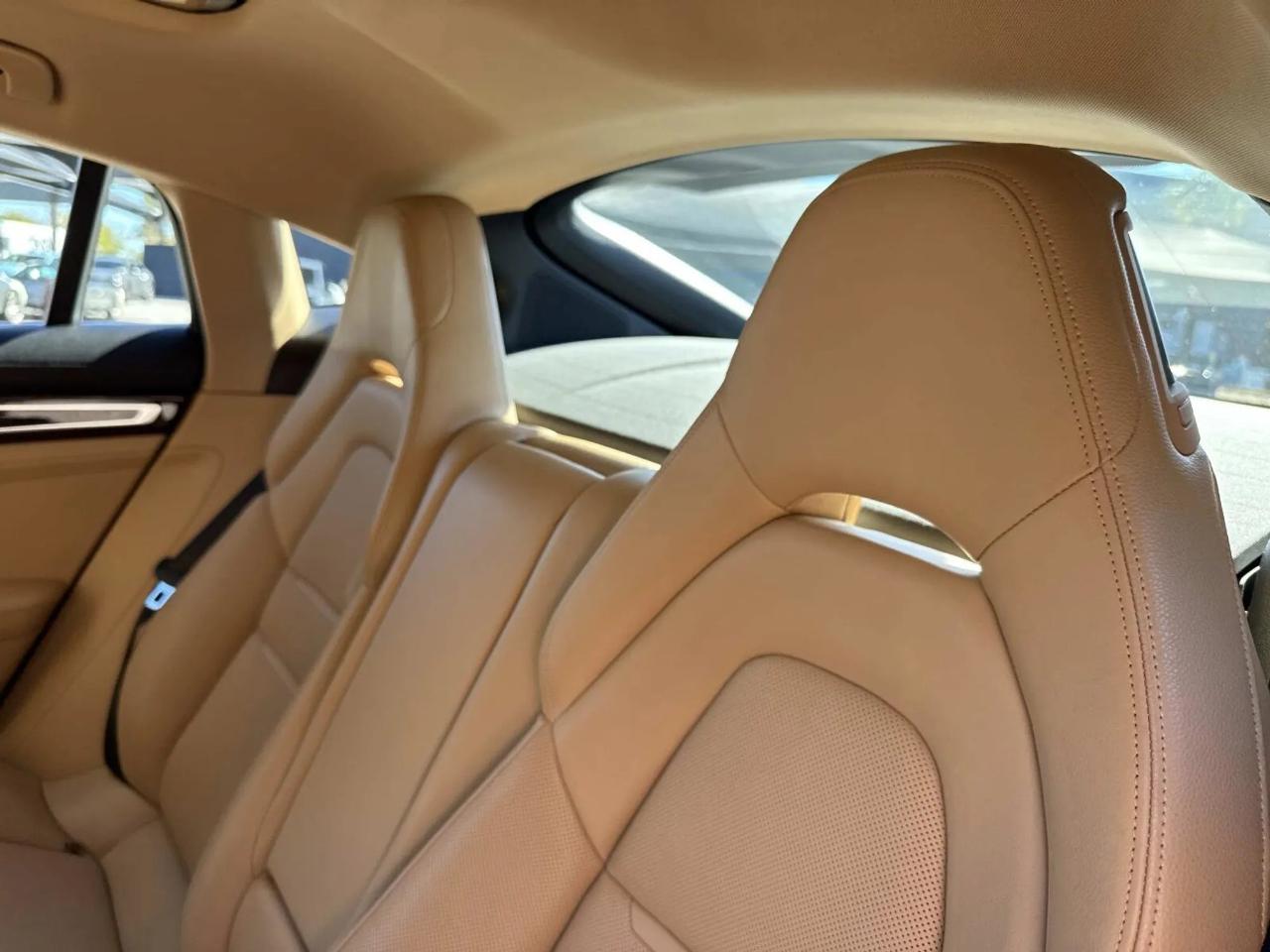 Porsche Panamera  2018