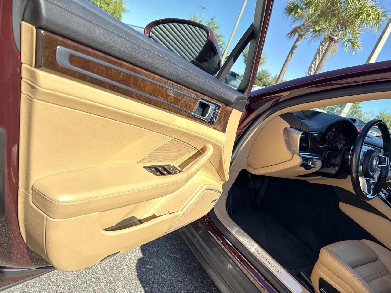 Porsche Panamera  2018