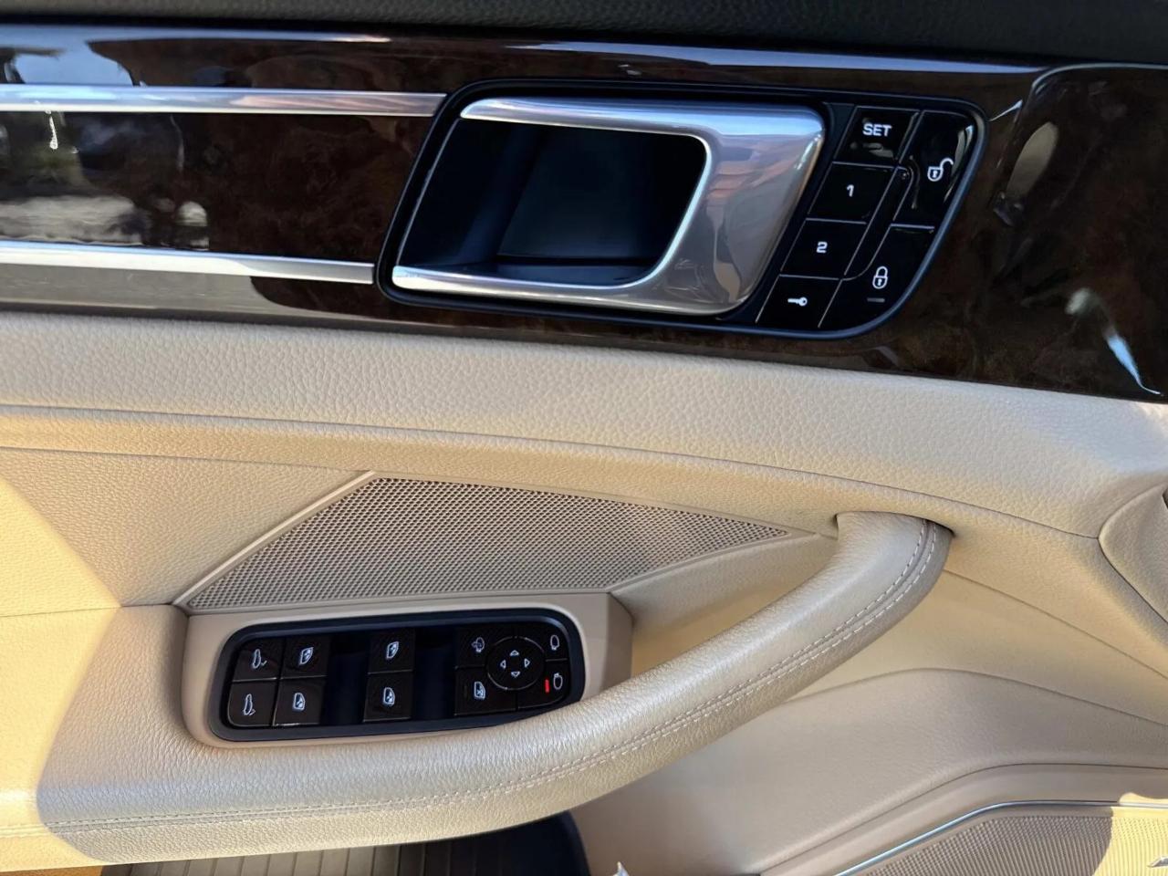 Porsche Panamera  2018