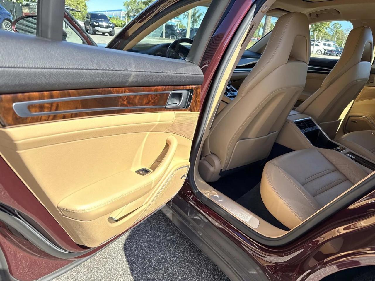 Porsche Panamera  2018