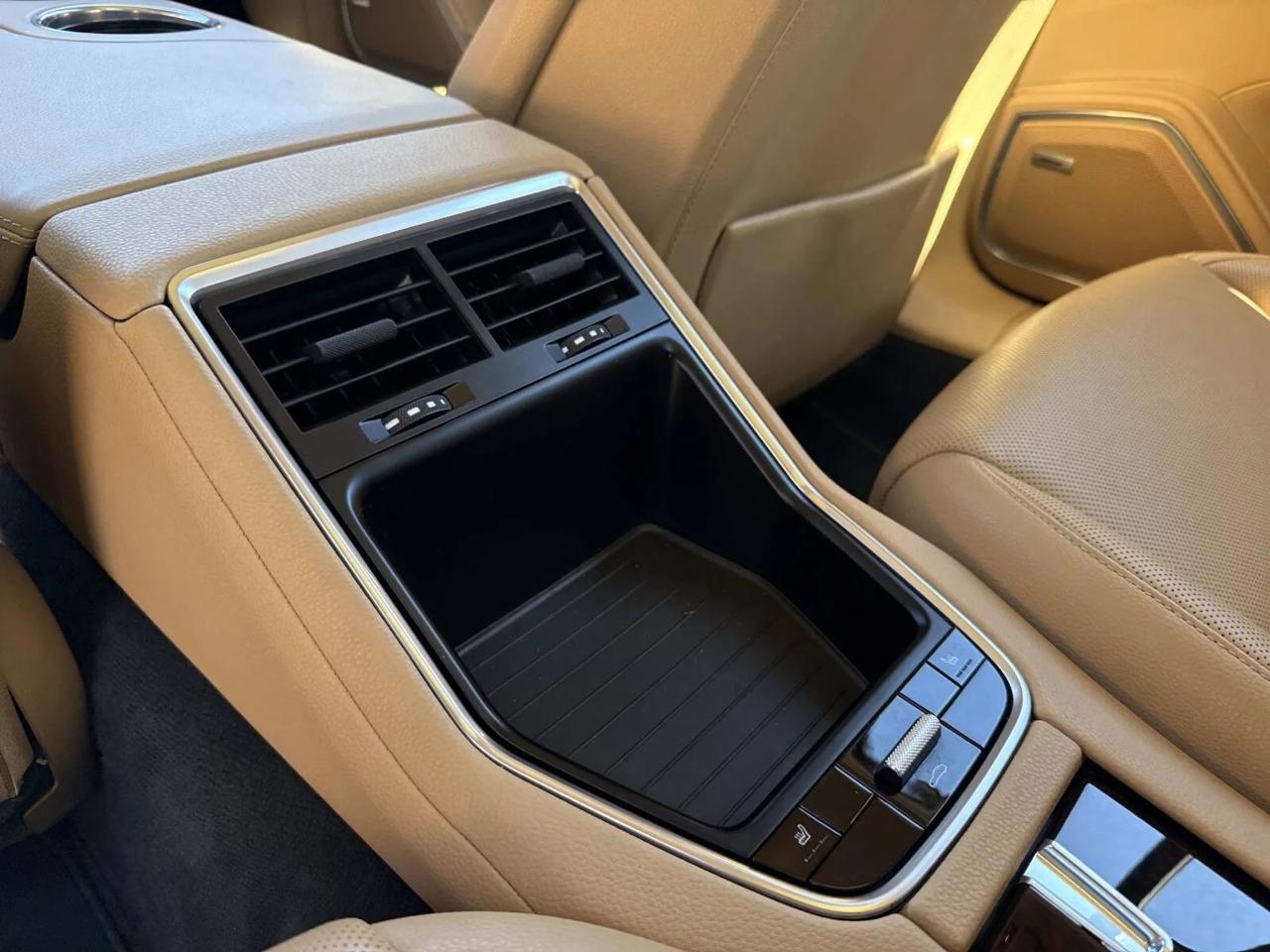 Porsche Panamera  2018