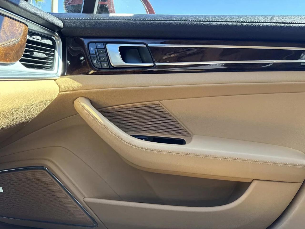 Porsche Panamera  2018