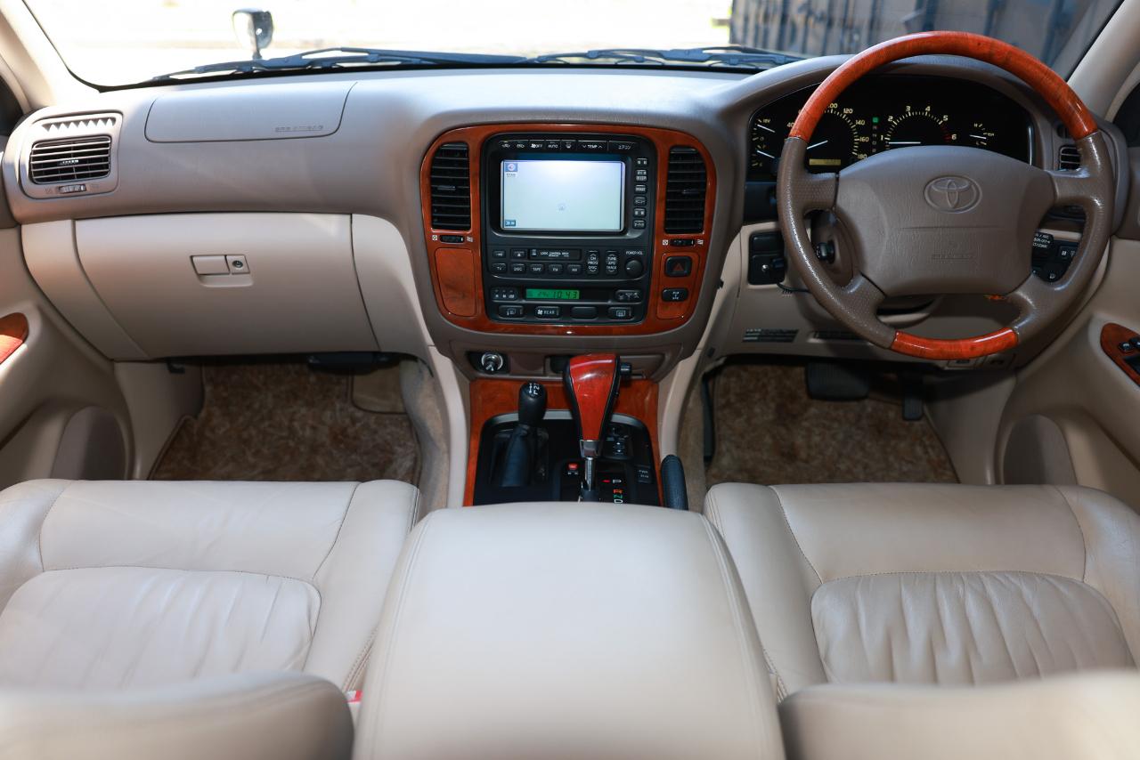 Toyota Land Cruiser  1999
